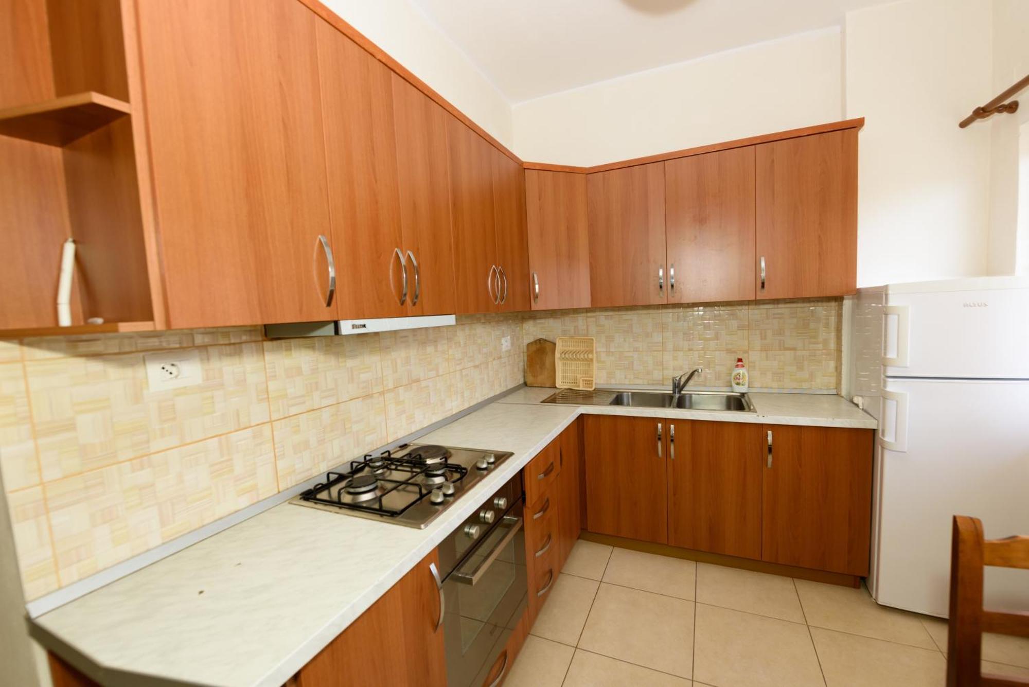 Vasili'S Family Apartments Химара Экстерьер фото